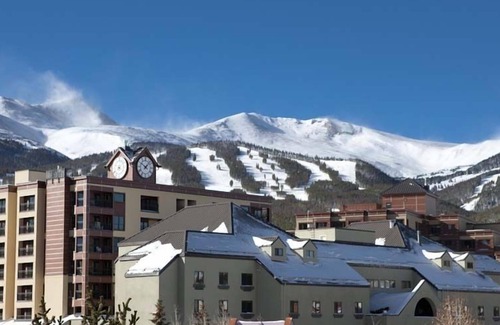 Peak 9 Copropriété | Magnifiquement mis à jour. Ski in / out. 1 pâté de maisons de la rue Main. 6 couchages