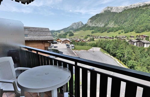 Le Chinaillon Appartement | Studio cosy ski aux pieds avec balcon, garage, et 300m des commerces (4 pers, 27m²)