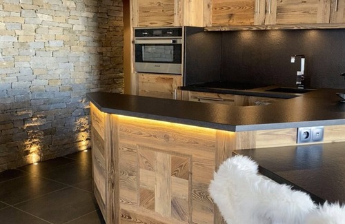 Arc-1800 Appartement | Appartement Skis aux pieds dans grand chalet avec piscine chauffée, 50m de l'ESF