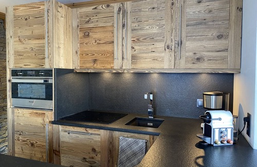 Arc-1800 Appartement | Appartement Skis aux pieds dans grand chalet avec piscine chauffée, 50m de l'ESF