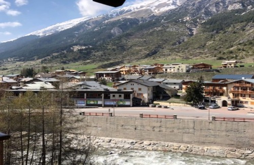 Lanslevillard Appartement | appartement aux pieds dans résidence 4 étoiles avec accès à la piscine et spa