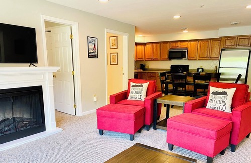 Hancock Copropriété | SKI-IN, SKI-OUT! LIFT and MT. VIEWS UNBEATABLE LOCATION for ALL SEASONS! Unit 2