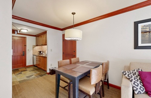 Olympic Valley Copropriété | Ski-in/ski-out Olympic Valley retreat with two adjacent units, pools, & hot tubs