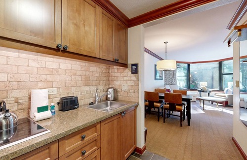 Olympic Valley Copropriété | Ski-in/ski-out Olympic Valley retreat with two adjacent units, pools, & hot tubs
