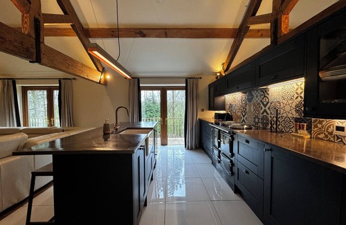 Winewall Cabine | Ski lodge style chalet with hot tub and sauna