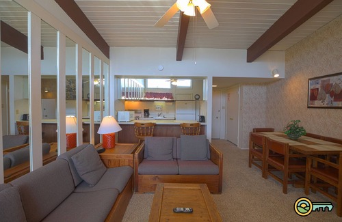 Mount Jackson Copropriété | Ski/MTB/Golf Condo (#132) - Slope side | Mountain, golf course views | Vaulted ceilings!