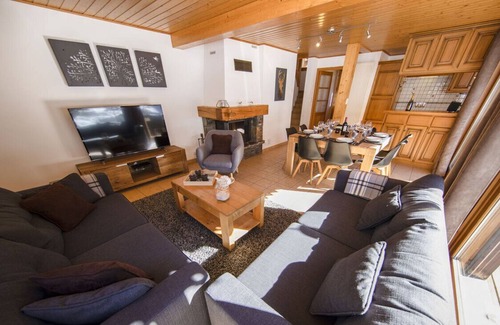 Les Prodains Chalet De Ski | Ski-To-Door chalet with real log fire and garden in Morzine-Avoriaz