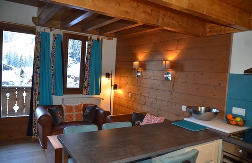Les Prodains Appartement | Ski to door self-catering duplex apartment with optional hotel facilities