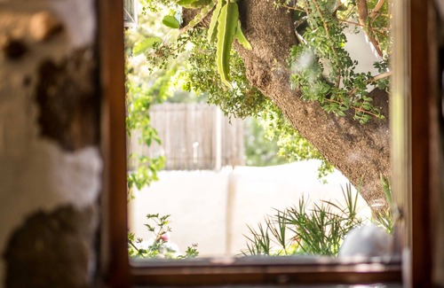 Aspros Potamos Cottage | Cottage familial avec jardin idéal pour les amoureux de la nature