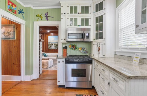 Savannah Beach Maison | Skipjack Cottage, your Secret Haven on Tybee Island