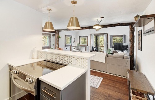 Pine Maison | Skipper's Pine Cabin