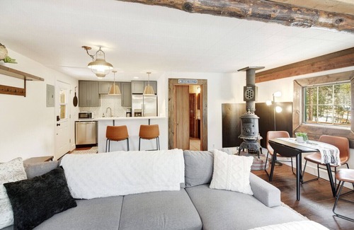 Pine Maison | Skipper's Pine Cabin