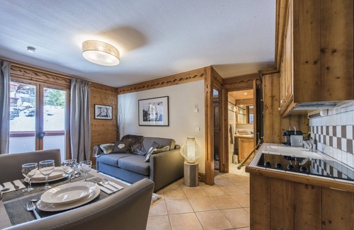 Meribel Centre Appartement | SKIS AU PIEDS AVEC PISCINE - CHARMANT APPARTEMENT - 4 personnes