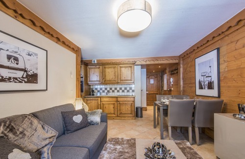 Meribel Centre Appartement | SKIS AU PIEDS AVEC PISCINE - CHARMANT APPARTEMENT - 4 personnes