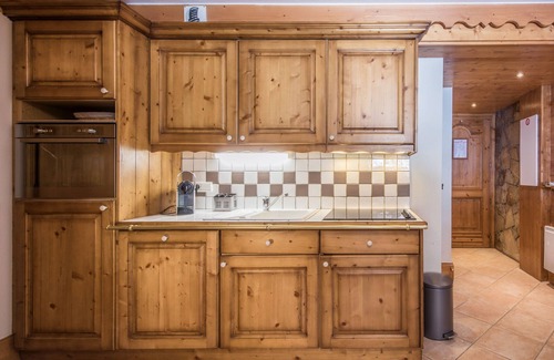 Meribel Centre Appartement | SKIS AU PIEDS AVEC PISCINE - CHARMANT APPARTEMENT - 4 personnes