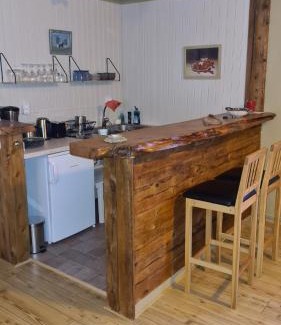 Bredsjo Maison | Skogsbrynet B&B, Bredsjö Nya Herrgård
