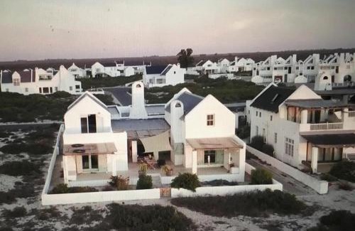 Dwarskersbos Maison | Skuurtjies - Beach Front Holiday