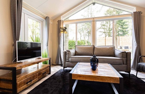 Ede Chalet De Ski | ✓ Sky at Bospark Ede ✓ Holiday home for 4 people ✓ Located in Ede (Gelderland) ✓ Holiday resort in the Veluwe region ✓ Book directly at the resort