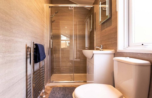 Ede Chalet De Ski | ✓ Sky at Bospark Ede ✓ Holiday home for 4 people ✓ Located in Ede (Gelderland) ✓ Holiday resort in the Veluwe region ✓ Book directly at the resort