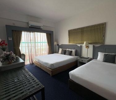 Tanjung Bungah Hôtel | Sky beach resort