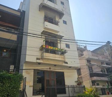 Safdarjung Enclave Maison | Sky Bloom Luxury Homestay