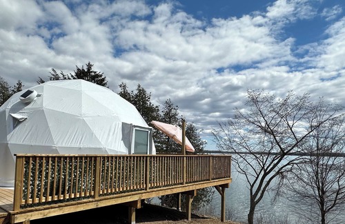 Stone Mills Cottage | Sky Geo Dome on the Lake