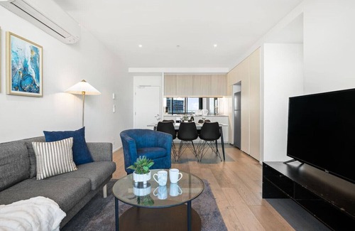 Docklands Appartement | Sky-High Docklands | Waterfront 2BR w/Gym & Pool