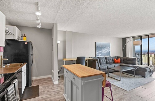 Downtown Denver Appartement | Sky-High Downtown Denver Studio | Pet Friendly!