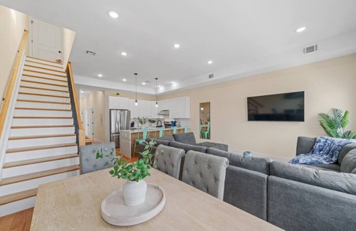 Communipaw Copropriété | Sky High Retreat near NYC W/Rooftop!