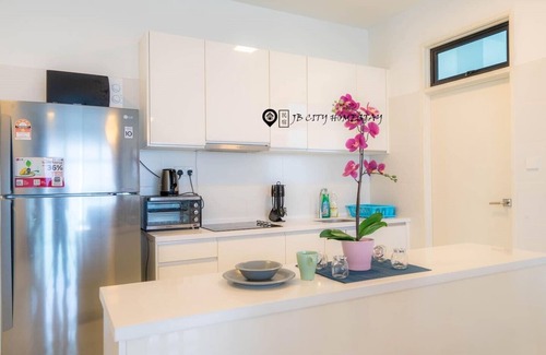 Bukit Indah Appartement | Sky Loft (ホ ー ム ス テ イ) @ JB City Homestay
