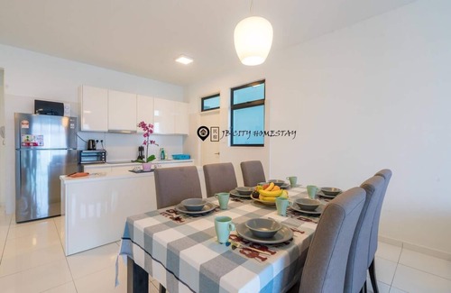Bukit Indah Appartement | Sky Loft (ホ ー ム ス テ イ) @ JB City Homestay