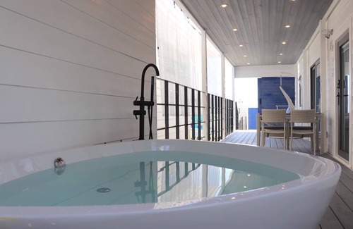 Okinawa Maison | Sky Rooftop Room / Nanjo Okinawa