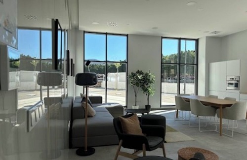 El Molinillo Appartement | sky tower 2-bedroom apartment in fabulous Málaga with AC, WiFi, fitness room