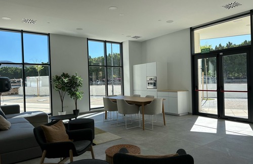 El Molinillo Appartement | sky tower 2-bedroom apartment in fabulous Málaga with AC, WiFi, fitness room