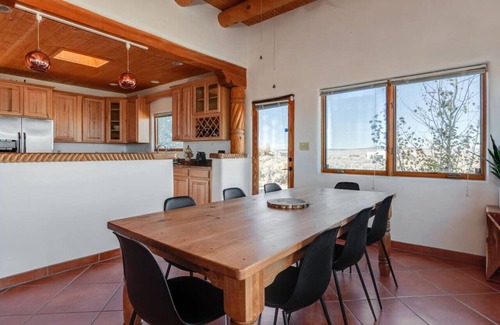 Ranchos De Taos Maison | Skydancer - Desert Dream - 3 Bed - 1 Great Room - 2 Bath