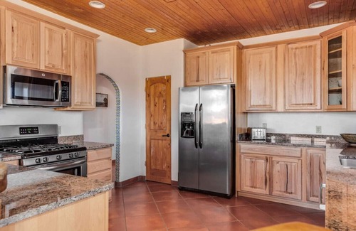 Ranchos De Taos Maison | Skydancer - Desert Dream - 3 Bed - 1 Great Room - 2 Bath