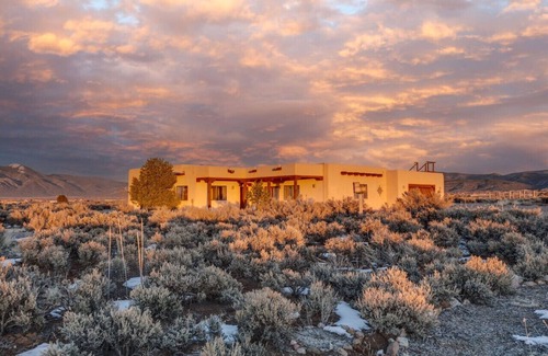 Ranchos De Taos Maison | Skydancer - Desert Dream - 3 Bed - 1 Great Room - 2 Bath