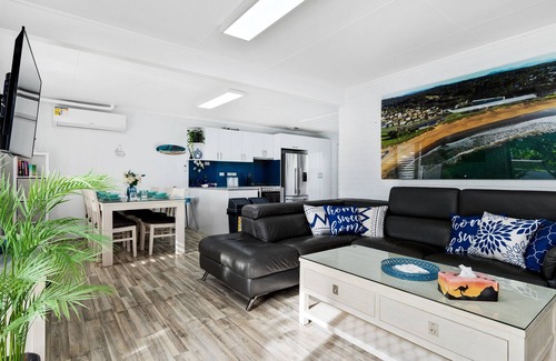 Malua Bay Appartement | Skyes Beach House - The Upstairs Apartment