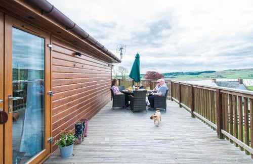 Cupar Chalet De Ski | Skylark Lodge with Hot Tub