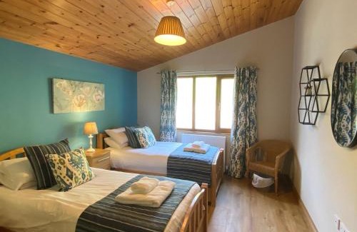 Cupar Chalet De Ski | Skylark Lodge with Hot Tub
