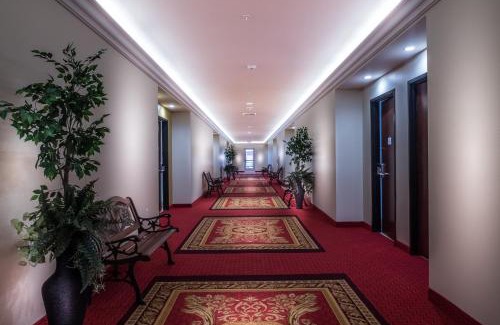 Midway Hôtel | Skyline Hotel and Casino