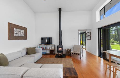 Whangateau Maison | Skyline Lodge - Leigh Coastal Paradise