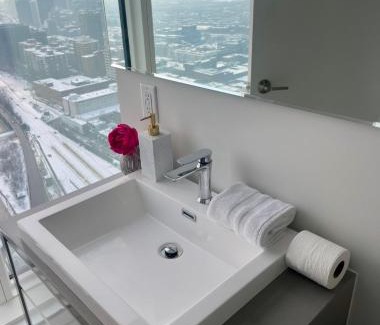 Downtown Montreal Appartement | Skyline Penthouse & Condo - Downtown Montreal - Pool Spa Parking