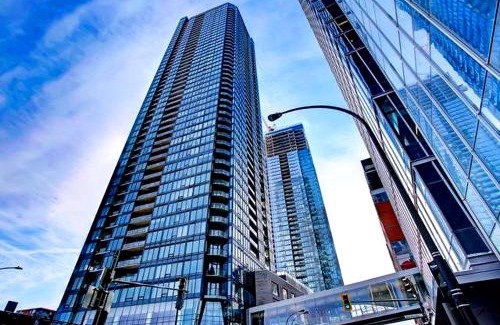 Downtown Montreal Appartement | Skyline Penthouse & Condo - Downtown Montreal - Pool Spa Parking