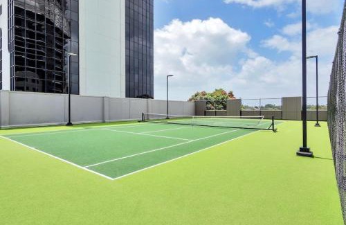 Takapuna Appartement | Skyline Sojourn Studio with Parking and Sea Views