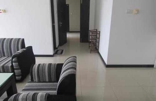Sri Jayawardenepura Kotte Appartement | SKYLINE SUITE Luxury Penthouse at The Highness Rajagiriya