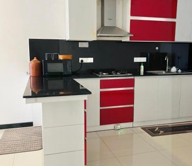 Sri Jayawardenepura Kotte Appartement | SKYLINE SUITE Luxury Penthouse at The Highness Rajagiriya