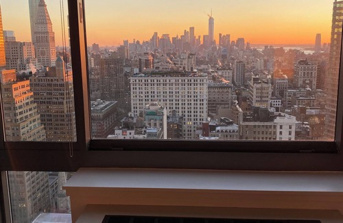 Central Park South Appartement | Skyline Views from a Luxe High Rise in NYC
