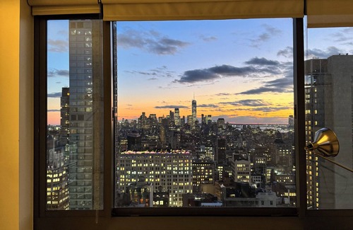 Central Park South Appartement | Skyline Views from a Luxe High Rise in NYC
