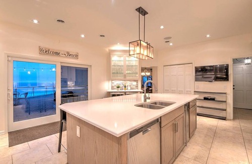 Portage Villa | Vues spectaculaires, bain à remous, foyer, cuisine somptueuse à la villa en bord de mer dunetop!